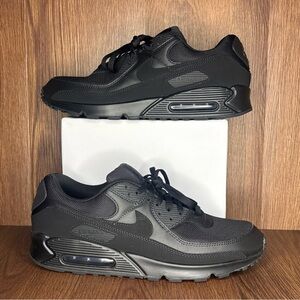 🔥🔥🔥Nike Triple Black Air Max Shoes Size: 14🔥🔥🔥
